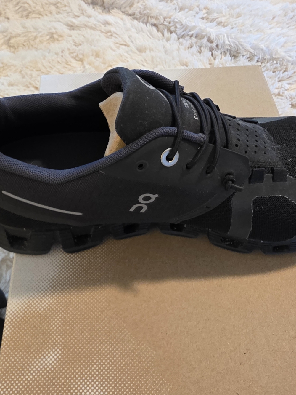 On Running Womens Cloud Waterproof Shoes - Black - Size 7.5 GUC - Picture 10 of 13